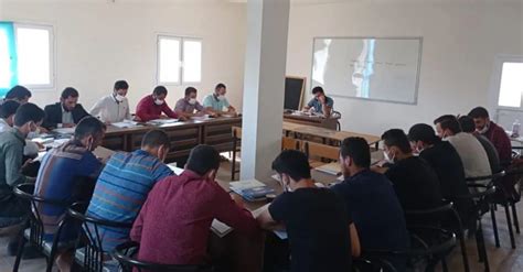 Y­u­n­u­s­ ­E­m­r­e­ ­E­n­s­t­i­t­ü­s­ü­,­ ­S­u­r­i­y­e­­d­e­ ­2­4­0­ ­Ö­ğ­r­e­n­c­i­y­e­ ­T­ü­r­k­ç­e­ ­Ö­ğ­r­e­t­t­i­
